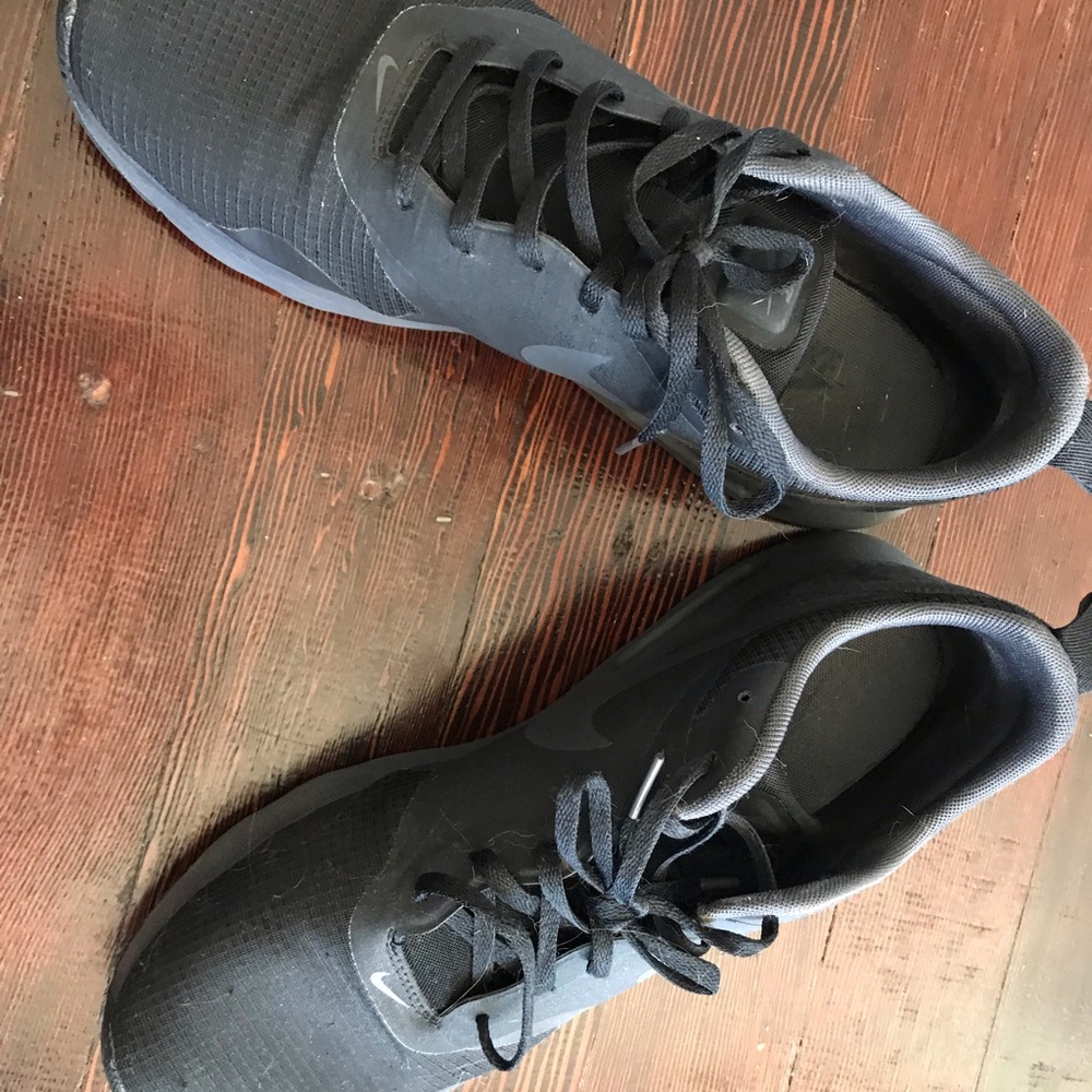 Black nikes